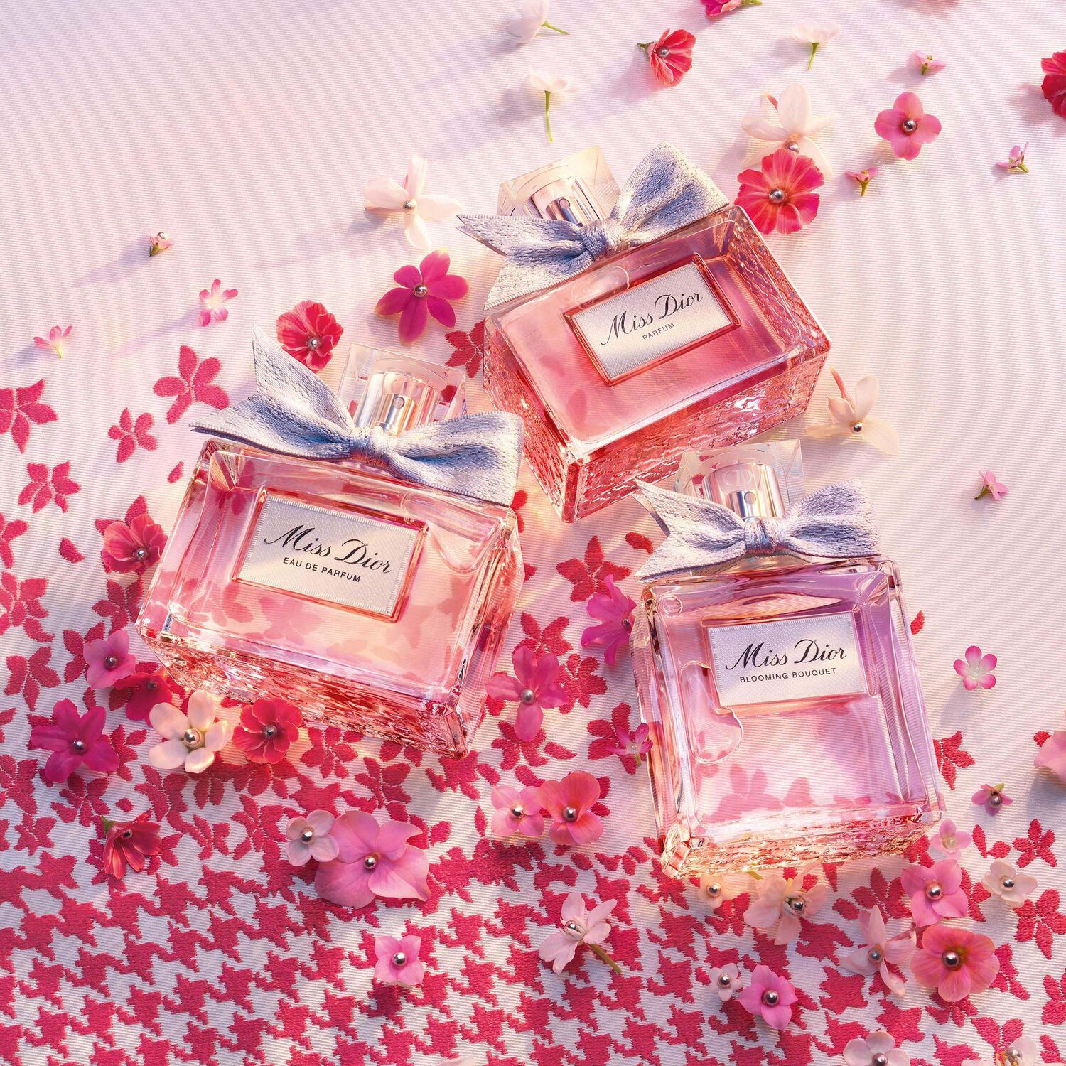 MISS DIOR PARFUM NOTAS FLORALES AFRUTADAS Y AMADERADAS INTENSAS